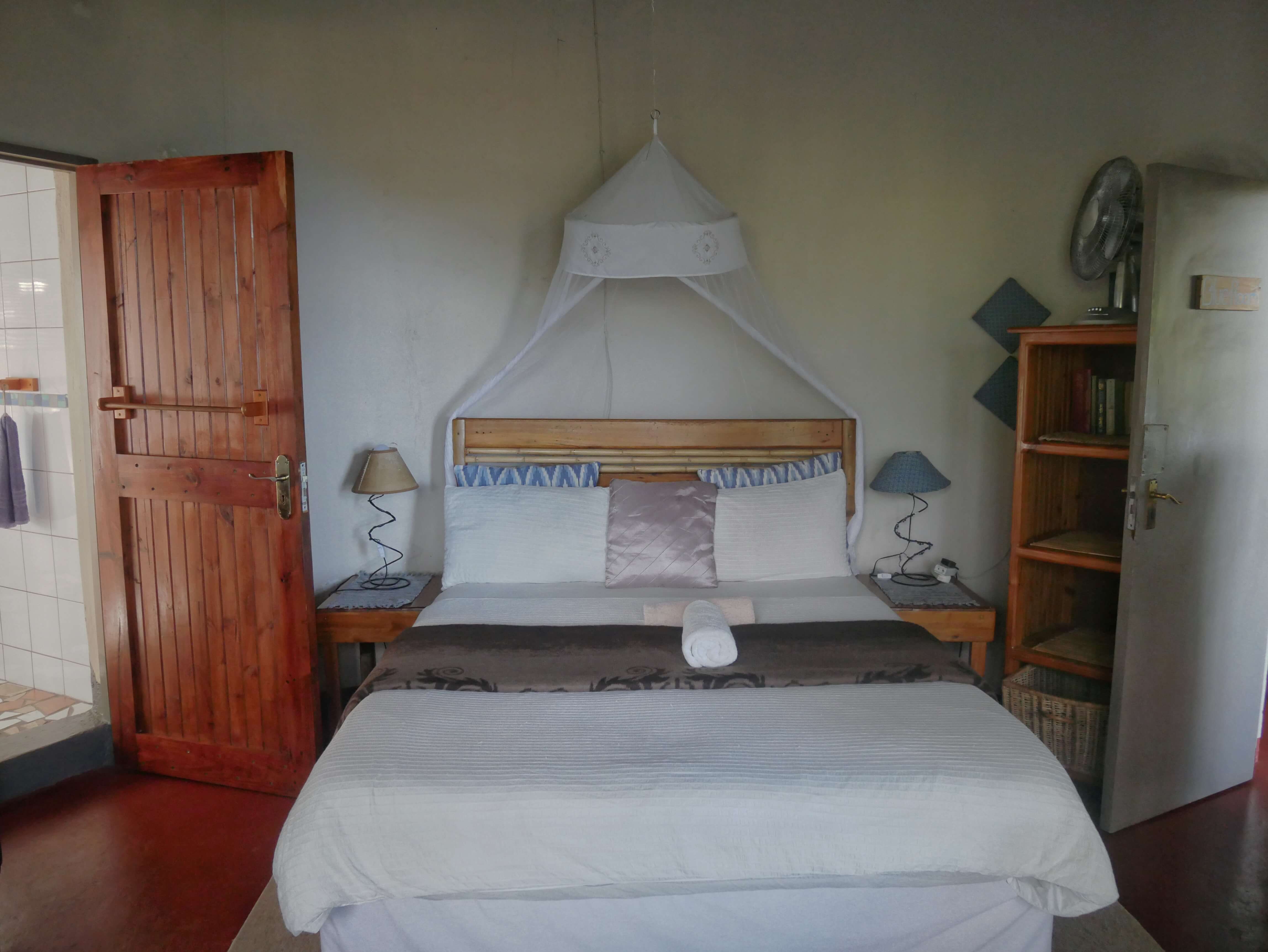 Double bed in Blue room
